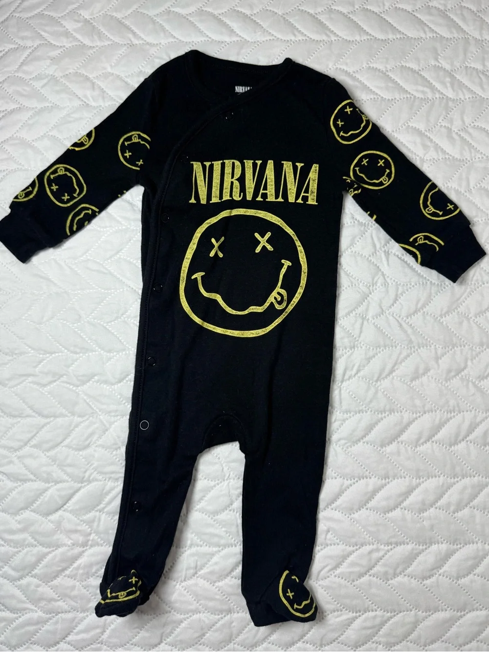 Official Nirvana Smiley Face Graphic Footie Baby Sleeper Black 3-6M - Picture 1 of 3